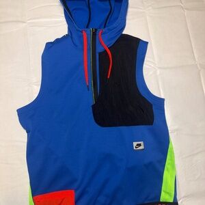 Nike Therma Sleveless Hooded Training Top Size M Blue Multi Color CD5716 480